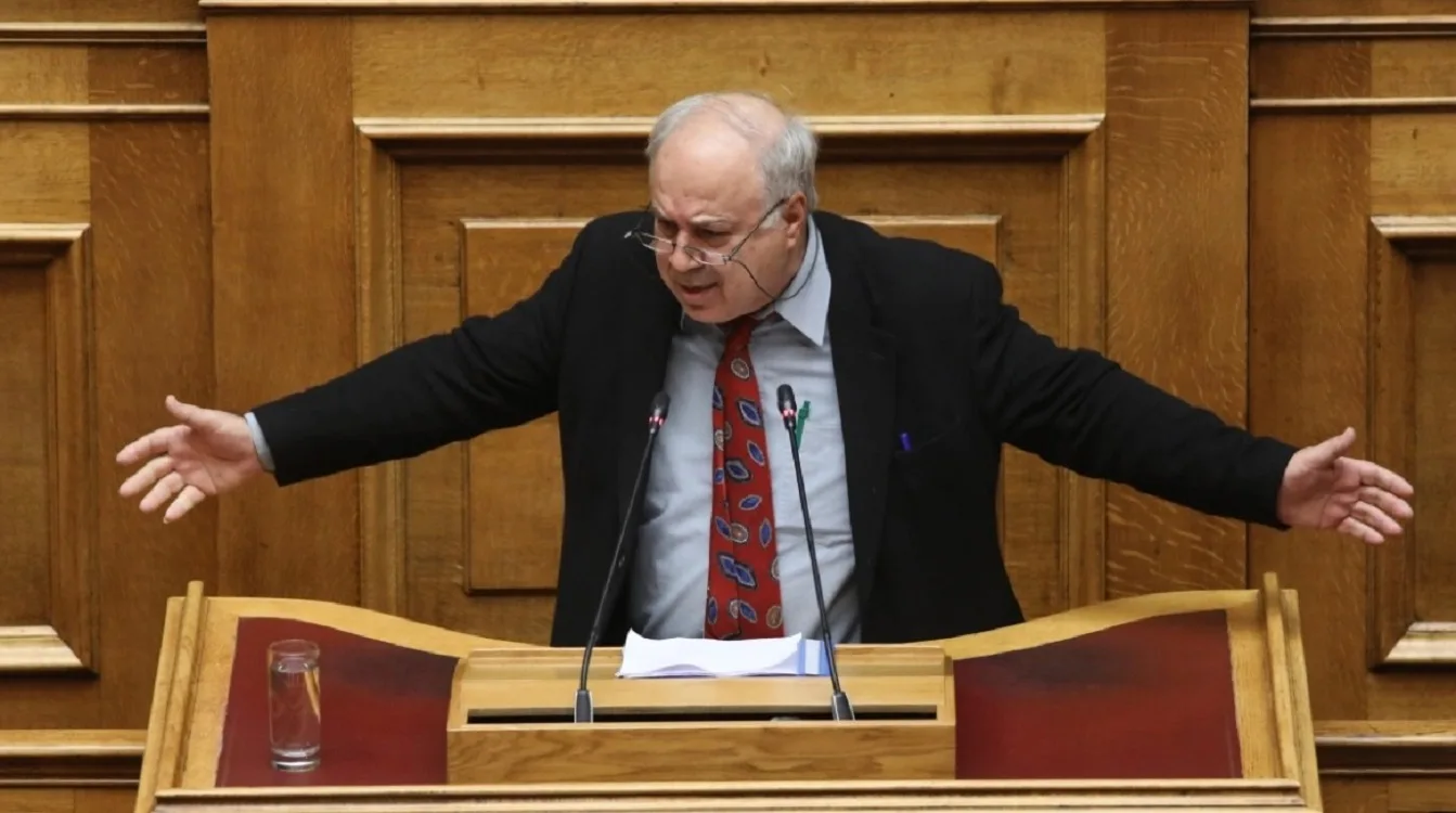 ΠΑΣΟΚ σε εσωκομματικό αναβρασμό: Ο Παρασκευαΐδης δείχνει την ηγεσία και μιλά για «ηθικό ζήτημα»