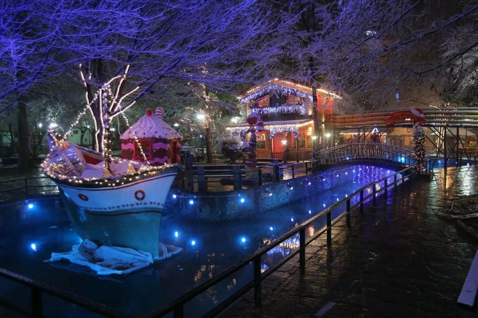 Χριστούγεννα στην Ελλάδα: Ο xάρτης των κορυφαίων εορταστικών προορισμών - Θεματικά πάρκα