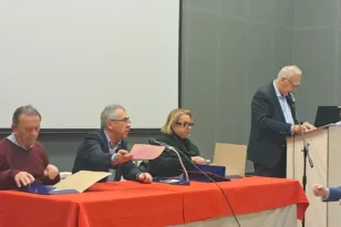 Έκτακτη συνεδρίαση ΠΕΔ στην Αγορά Αργύρη: Θα κλείσουν τα δημαρχεία – Οχι στην ηλεκτρονική ψηφοφορία, λένε οι αιρετοί της Αχαΐας