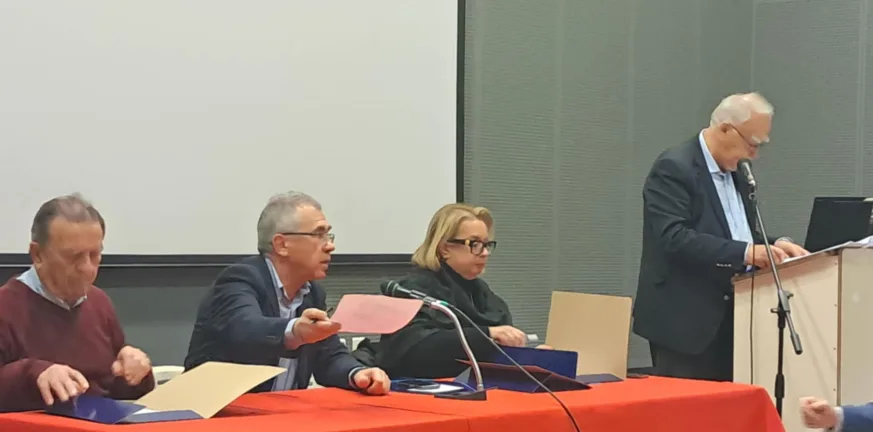 Έκτακτη συνεδρίαση ΠΕΔ στην Αγορά Αργύρη: Θα κλείσουν τα δημαρχεία - Οχι στην ηλεκτρονική ψηφοφορία, λένε οι αιρετοί της Αχαΐας