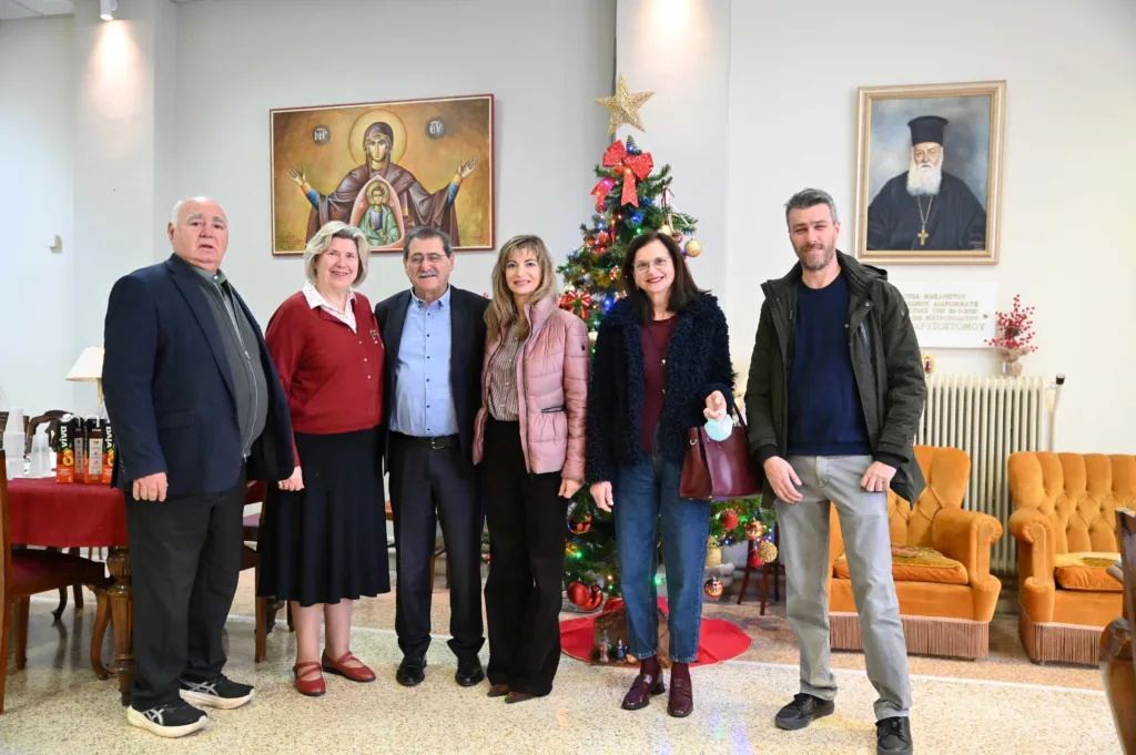 Ο δήμαρχος Κώστας Πελετίδης στα ιδρύματα και το Καραμανδάνειο για ανταλλαγή ευχών