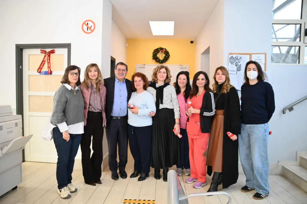 Ο δήμαρχος Κώστας Πελετίδης στα ιδρύματα και το Καραμανδάνειο για ανταλλαγή ευχών