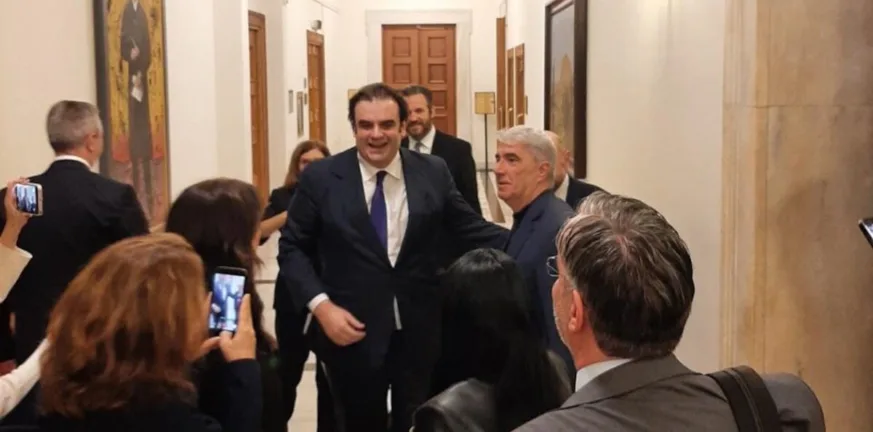 Πιερρακάκης: Τα συγχαρητήρια και οι αγκαλιές για την προεδρία του Eurogroup