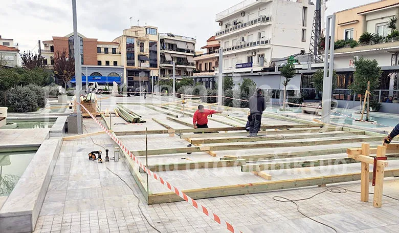 Αίγιο: Κόντρα άνευ ουσίας για το παγοδρόμιο - Μπλόκο, προσωρινά, στο έργο για το Πάρκο Χριστουγέννων