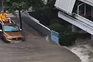 Άλιμος: Μάντρα πολυκατοικίας δεν άντεξε την έντονη βροχή, παρασύρθηκαν και αυτοκίνητα