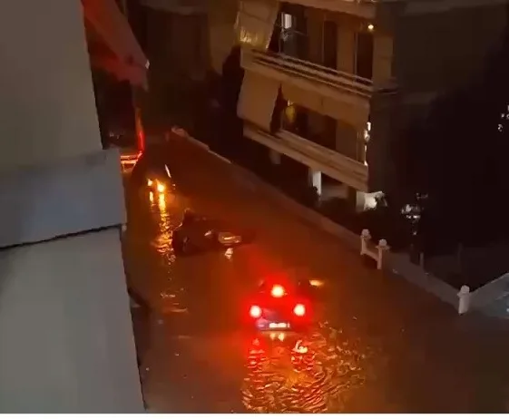 Αττική: Πλημμύρισαν Μέγαρα, Νέα Πέραμος, Μάνδρα, ποιοι δρόμοι είναι κλειστοί ΦΩΤΟ - ΒΙΝΤΕΟ