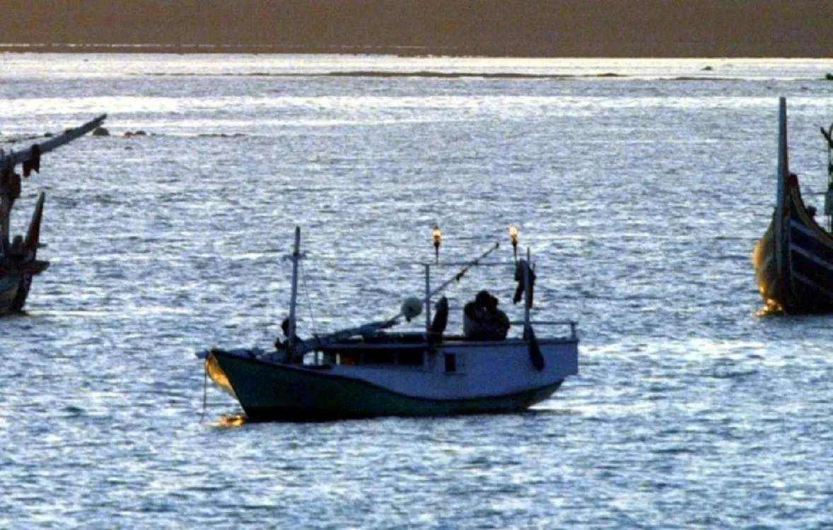 Ινδονησία: Αγνοείται τετραμελής οικογένεια από την Ισπανία μετά τη βύθιση πλοιαρίου σε σφοδρή κακοκαιρία