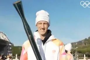 Τεράστιος ο Ακίλε Πολονάρα δίνει μάχη με τον καρκίνο, συμμετείχε στη λαμπαδηδρομία για τους Χειμερινούς Ολυμπιακούς Αγώνες 2026, ΒΙΝΤΕΟ