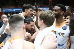 10+1 φωτογραφίες από τη νίκη-πρόκριση του Προμηθέα