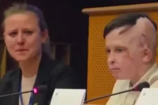 «Η τελευταία φορά που είδα τη μητέρα μου», συγκλόνισε ο 11χρονος Ουκρανός που «λύγισε» τη διερμηνέα στο Ευρωπαϊκό Κοινοβούλιο ΒΙΝΤΕΟ