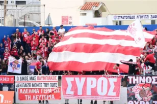 Επική στιγμή στη Σύρο: Φαντάρος παρακολούθησε το ματς του Ολυμπιακού από τη σκοπιά