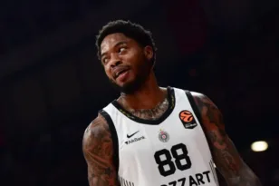 Ολυμπιακός: Εξετάζει την περίπτωση του Τζόουνς που αποχωρεί από την Παρτιζάν