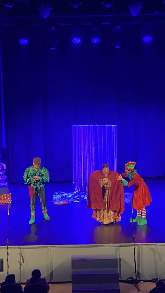 Ένα σεντούκι γεμάτο μνήμες, αγάπη και αποδοχή ανοίγει στο Royal Theater Patras ΦΩΤΟ