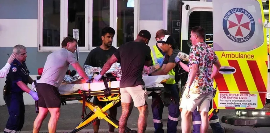 Σίδνεϊ: Πατέρας και γιος οι δράστες της τρομοκρατικής επίθεσης, στους 16 οι νεκροί ΦΩΤΟ - ΒΙΝΤΕΟ