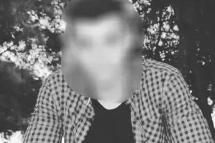 Λευκά τριαντάφυλλα και ανείπωτος πόνος στην κηδεία του 24χρονου Σωτήρη που σκοτώθηκε στη Λούτσα