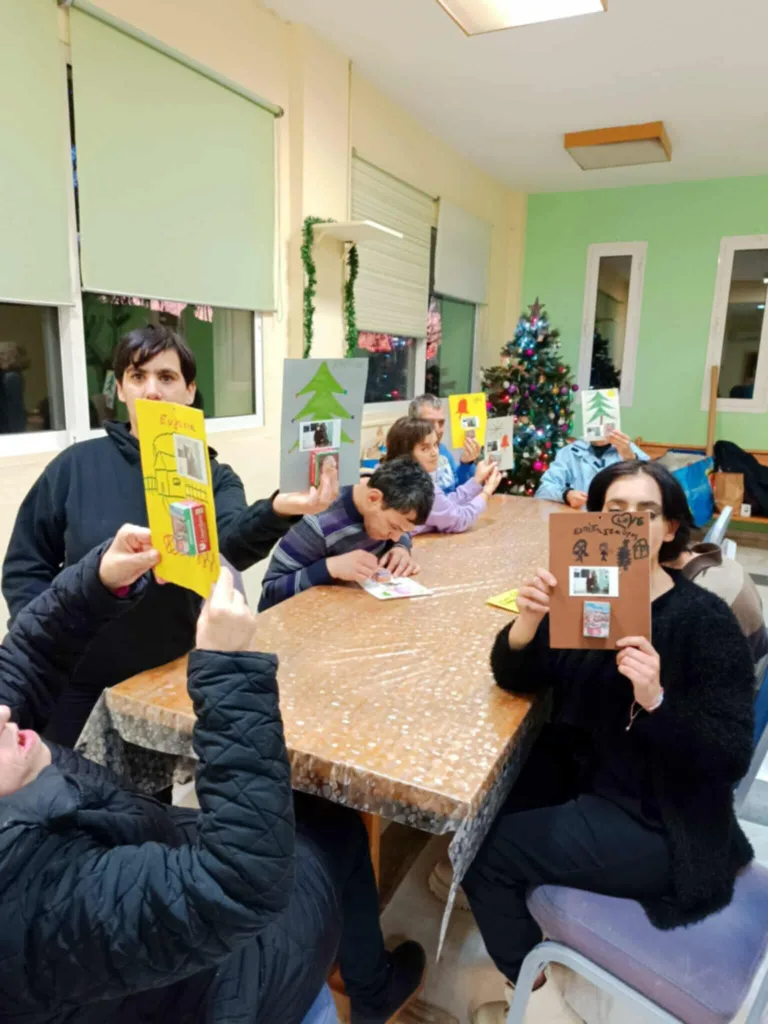 σπιράλ: Χριστουγεννιάτικη δράση στο Θεραπευτικό Παιδαγωγικό Κέντρο «Η ΜΕΡΙΜΝΑ»