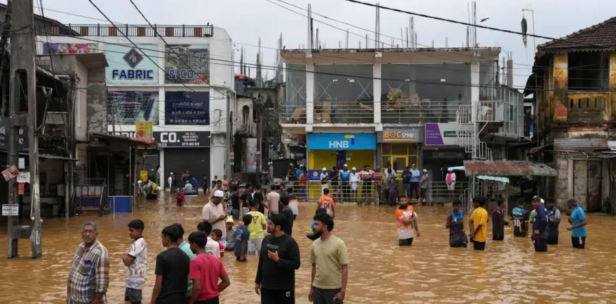 Στους 1.160 οι νεκροί στην Ινδονησία και εκατοντάδες αγνοούμενοι από τις πλημμύρες, ΒΙΝΤΕΟ