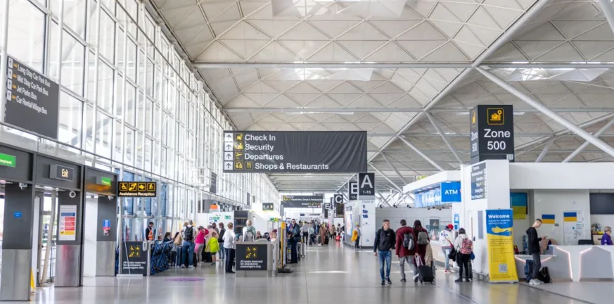 Πρώην διεθνής ποδοσφαιριστής συνελήφθη για απόπειρα βιασμού σε αεροδρόμιο του Λονδίνου