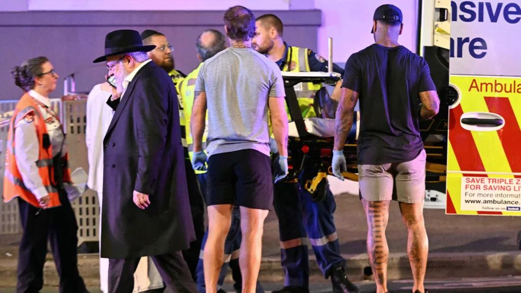 Σίδνεϊ: Πατέρας και γιος οι δράστες της τρομοκρατικής επίθεσης, στους 16 οι νεκροί ΦΩΤΟ - ΒΙΝΤΕΟ Σίδνεϊ: Πατέρας και γιος οι δράστες της τρομοκρατικής επίθεσης, στους 16 οι νεκροί ΦΩΤΟ - ΒΙΝΤΕΟ