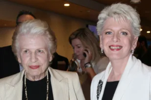 Έλενα Ακρίτα: Το «ευχαριστώ» στα πολιτικά κόμματα για την αναγνώριση της προσφοράς της Σύλβας Ακρίτα