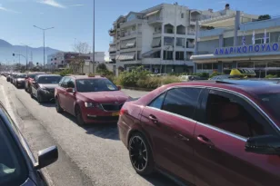 Πάτρα: Πορεία διαμαρτυρίας από τα Ταξί στο κέντρο ΦΩΤΟ