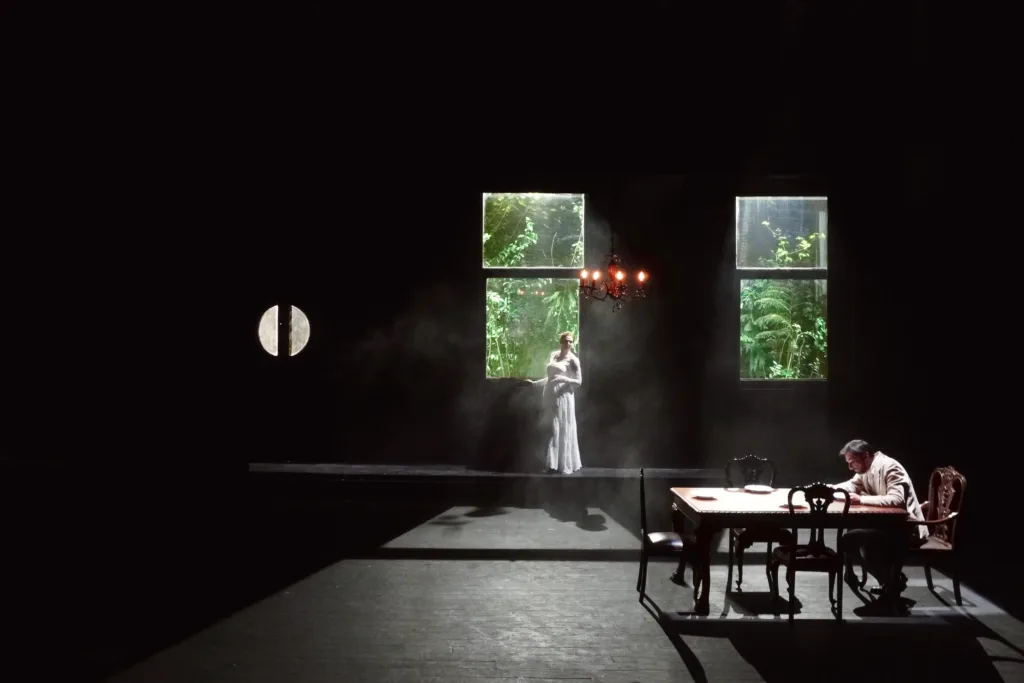 Βασίλης Κόκκαλης: «Το “Ταξίδι μεγάλης μέρας μέσα στη νύχτα” δεν τελειώνει όταν πέσει η αυλαία» Βασίλης Κόκκαλης: «Το “Ταξίδι μεγάλης μέρας μέσα στη νύχτα” δεν τελειώνει όταν πέσει η αυλαία»