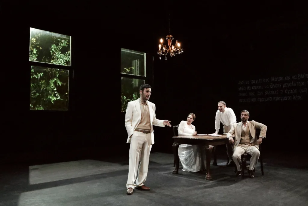 Βασίλης Κόκκαλης: «Το “Ταξίδι μεγάλης μέρας μέσα στη νύχτα” δεν τελειώνει όταν πέσει η αυλαία» Βασίλης Κόκκαλης: «Το “Ταξίδι μεγάλης μέρας μέσα στη νύχτα” δεν τελειώνει όταν πέσει η αυλαία»