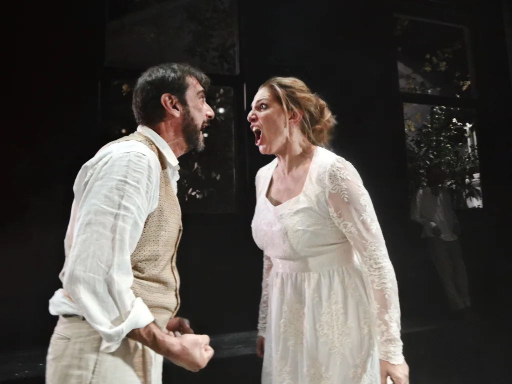 Βασίλης Κόκκαλης: «Το “Ταξίδι μεγάλης μέρας μέσα στη νύχτα” δεν τελειώνει όταν πέσει η αυλαία» Βασίλης Κόκκαλης: «Το “Ταξίδι μεγάλης μέρας μέσα στη νύχτα” δεν τελειώνει όταν πέσει η αυλαία»