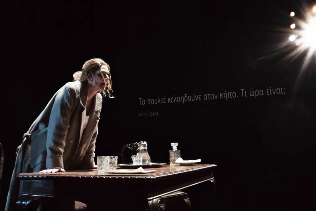 Ανοίγει η αυλαία στο ΔΗΠΕΘΕ Πάτρας: «Ταξίδι Μεγάλης Μέρας Μέσα στη Νύχτα» στην πρώτη του συνάντηση με το κοινό