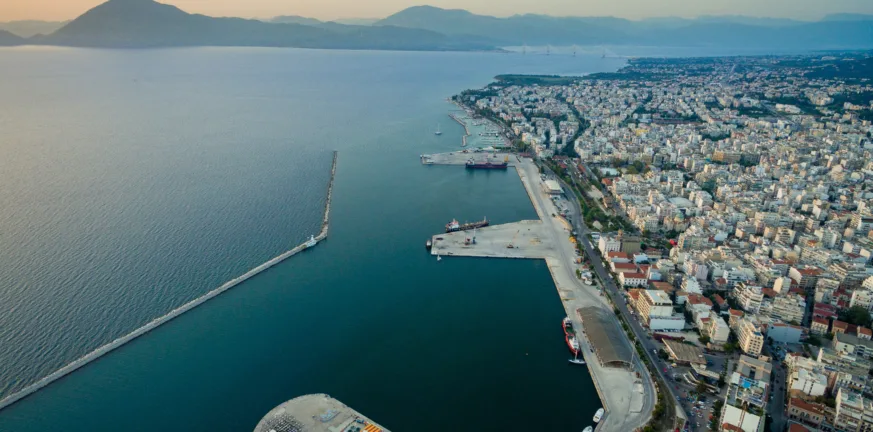 Πάτρα - Έκτακτο μέτρο από τον ΟΛΠΑ: Διέλευση φορτηγών μέσα από το παλιό λιμάνι για αποσυμφόρηση της κίνησης