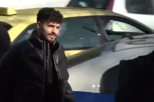 Όλη η μήνυση του τραγουδιστή κατά του Γιώργου Μαζωνάκη: «Με ρωτούσε αν θέλω καριέρα κάνοντας χυδαίες χειρονομίες»