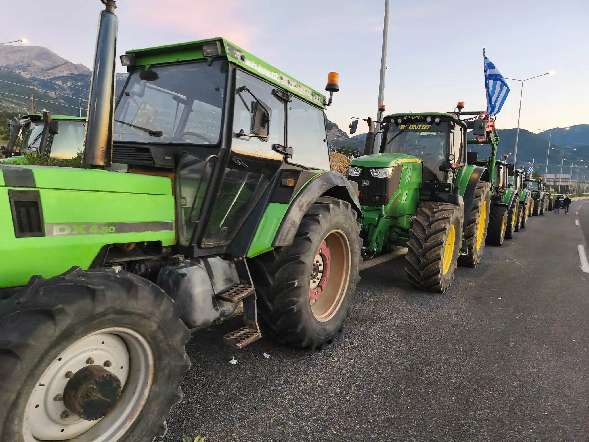 Πάτρα: Ο κύβος ερρίφθη, Χριστούγεννα στο μπλόκο της Εγλυκάδας θα κάνουν οι αγρότες