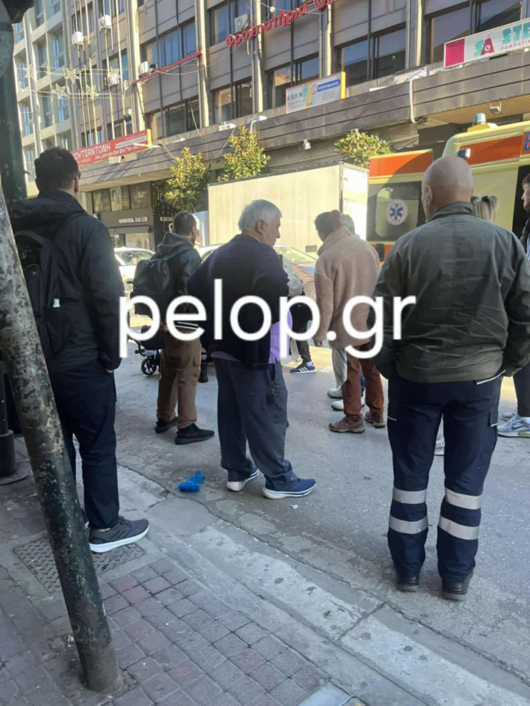 Τροχαίο με τραυματισμό δικυκλιστή στο κέντρο της Πάτρας ΦΩΤΟ Τροχαίο με τραυματισμό δικυκλιστή στο κέντρο της Πάτρας ΦΩΤΟ