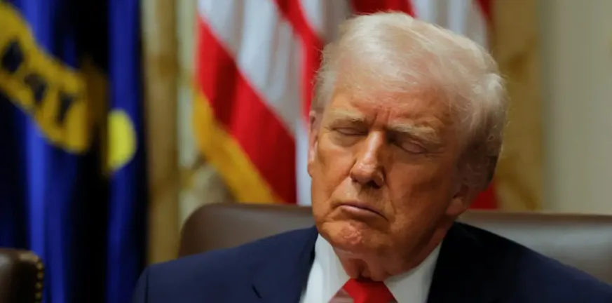 Ντόναλντ Τραμπ: Τον πήρε ο ύπνος και έγειρε στο υπουργικό συμβούλιο! ΒΙΝΤΕΟ, ΦΩΤΟ