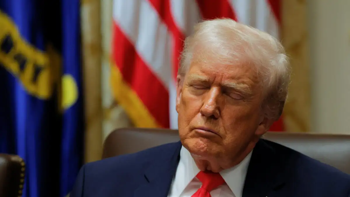 Ντόναλντ Τραμπ: Τον πήρε ο ύπνος και έγειρε στο υπουργικό συμβούλιο! ΒΙΝΤΕΟ, ΦΩΤΟ