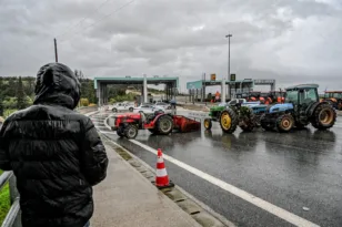 Αγρότες: Παραμένουν σε θέση μάχης και κλιμακώνουν τις κινητοποιήσεις τους σε όλη την Ελλάδα! ΒΙΝΤΕΟ