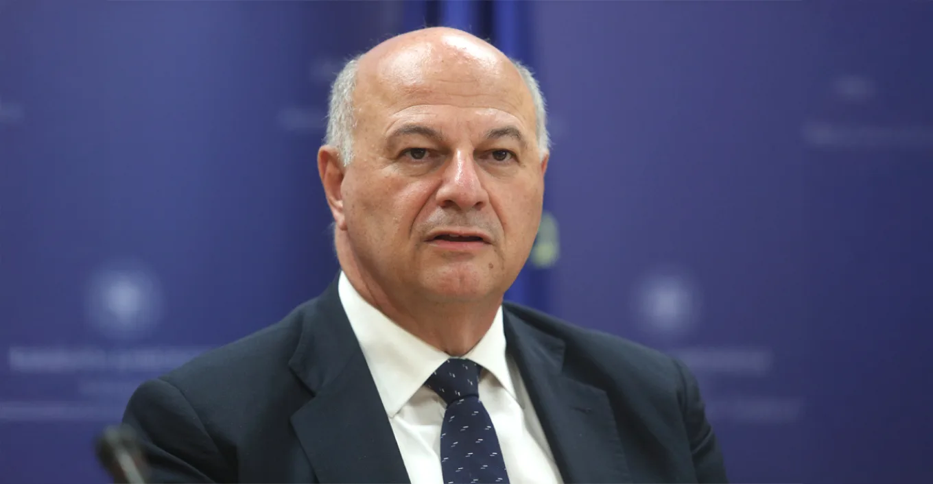 Τσιάρας: «Η πόρτα του υπουργείου Αγροτικής Ανάπτυξης είναι ανοικτή για συντεταγμένο διάλογο με τους αγρότες» Τσιάρας: «Η πόρτα του υπουργείου Αγροτικής Ανάπτυξης είναι ανοικτή για συντεταγμένο διάλογο με τους αγρότες»