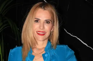 Η Τζένη Μπότση θυμάται τις ερωτικές σκηνές με Τζώρτζογλου: «Ξεχνούσα και το όνομά μου από το άγχος»