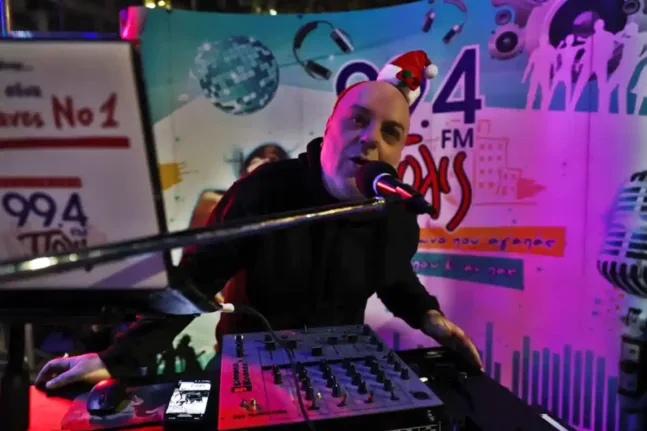 Πέθανε ο εμβληματικός ραδιοφωνικός παραγωγός Βασίλης Βάιλας, ΦΩΤΟ