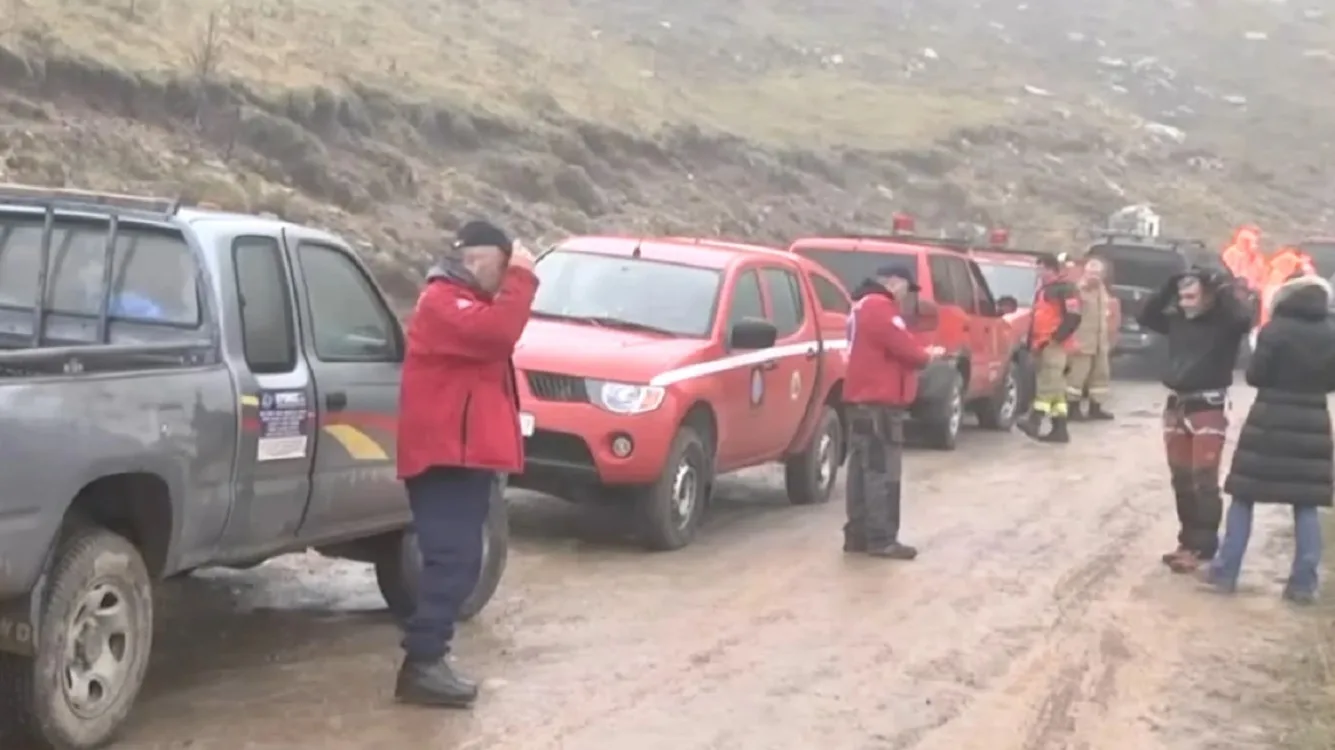 Τραγωδία στα Βαρδούσια: Σχεδόν αγκαλιασμένοι οι τέσσερις ορειβάτες κάτω από το χιόνι - Με ελικόπτερο η μεταφορά των σορών