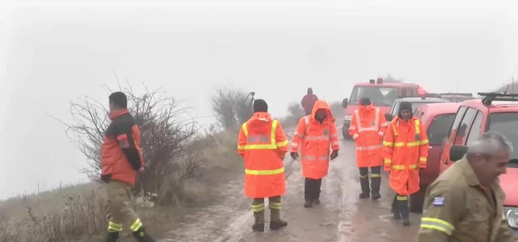 Με Super Puma η ανάσυρση των τεσσάρων ορειβατών στα Βαρδούσια – Επιχείρηση σε ακραίες συνθήκες