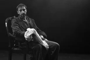 Βασίλης Κόκκαλης: «Το “Ταξίδι μεγάλης μέρας μέσα στη νύχτα” δεν τελειώνει όταν πέσει η αυλαία»