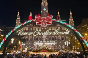 Χριστούγεννα και Πρωτοχρονιά 2025: Οι προορισμοί που «πρωταγωνιστούν» στις φετινές αποδράσεις