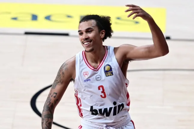 Ολυμπιακός: Τραυματίας ο Γουόρντ για τον επόμενο μήνα