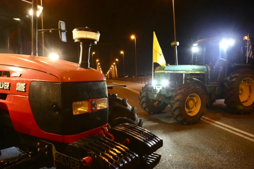 Αγρότες: Αποφασισμένοι, κλιμακώνουν τις κινητοποιήσεις, δεν κάνουν πίσω, μπλόκα παντού! ΦΩΤΟ, ΒΙΝΤΕΟ