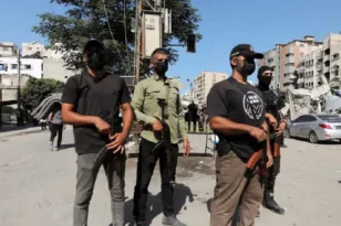 Σε τεντωμένο σχοινί η εκεχειρία στη Γάζα: Ο αφοπλισμός της Χαμάς «κλειδί» και αγκάθι για την επόμενη φάση