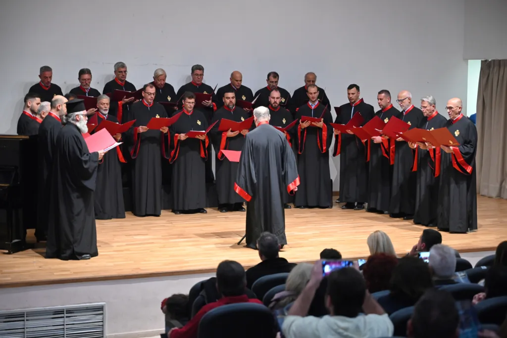 «Μαγικά Χριστούγεννα» της Χορωδίας Φωκαεύς στην Αθήνα ΦΩΤΟ «Μαγικά Χριστούγεννα» της Χορωδίας Φωκαεύς στην Αθήνα ΦΩΤΟ