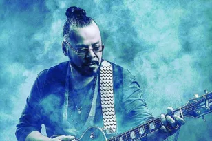 Μεγάλη συναυλία Παραμονή Πρωτοχρονιάς στο Αίγιο: Αλλαγή χρόνου με Χρήστο Δάντη