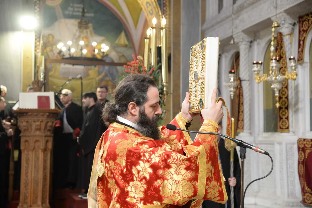 Μεγάλη προσέλευση πιστών στους Ναούς της Πάτρας τα Χριστούγεννα – Κέντρο αναφοράς ο Άγιος Ανδρέας ΦΩΤΟ