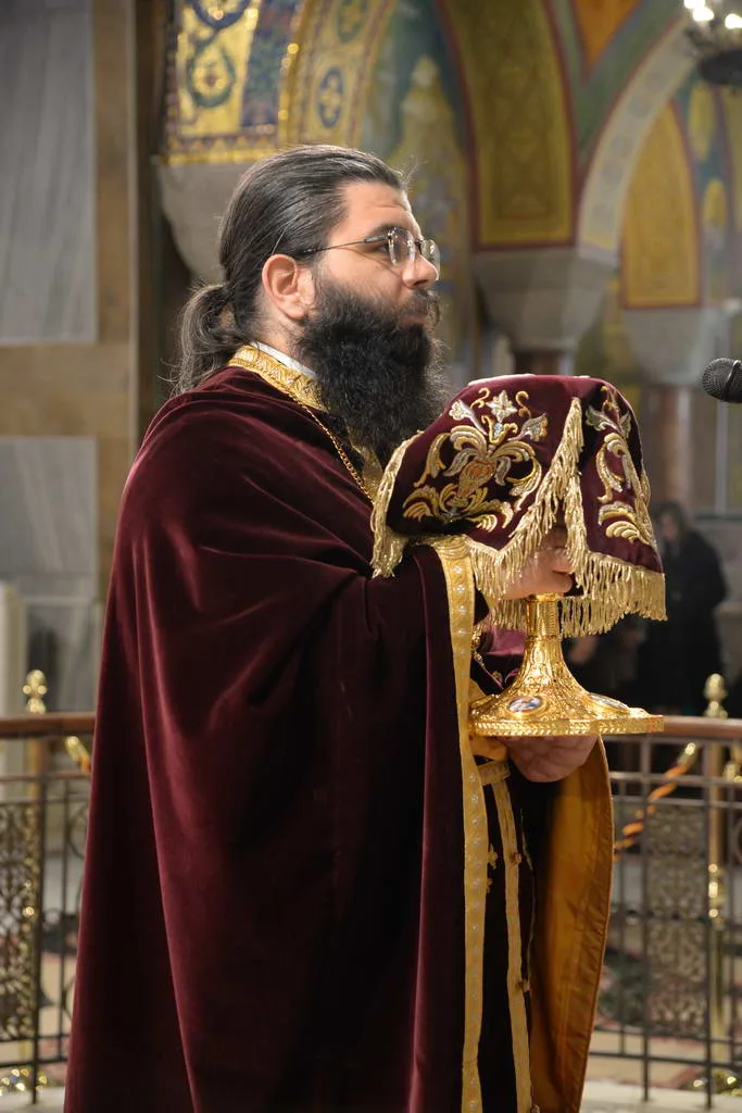 Μεγάλη προσέλευση πιστών στους Ναούς της Πάτρας τα Χριστούγεννα – Κέντρο αναφοράς ο Άγιος Ανδρέας ΦΩΤΟ